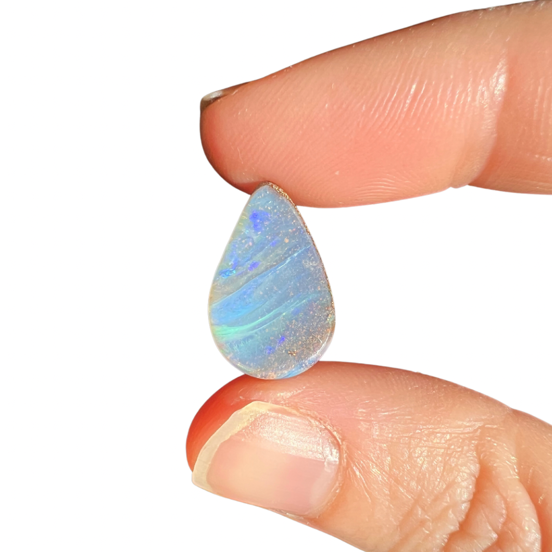 4.57 Ct teardrop boulder opal