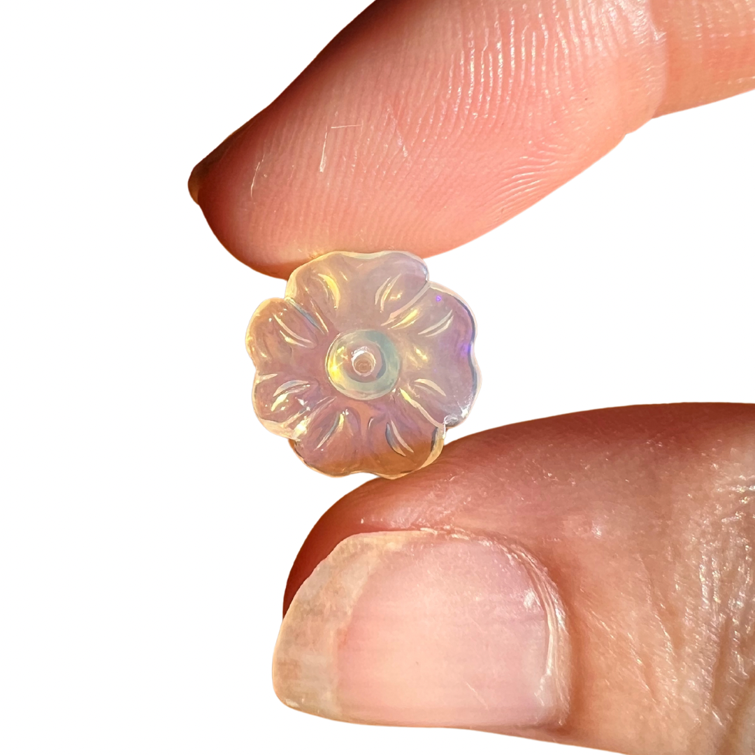 2.73 Ct crystal opal flower carving