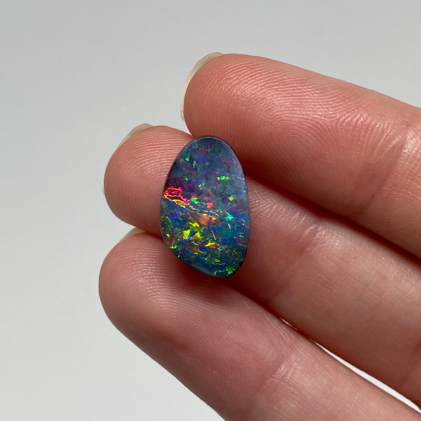 5.45 Ct rainbow boulder opal