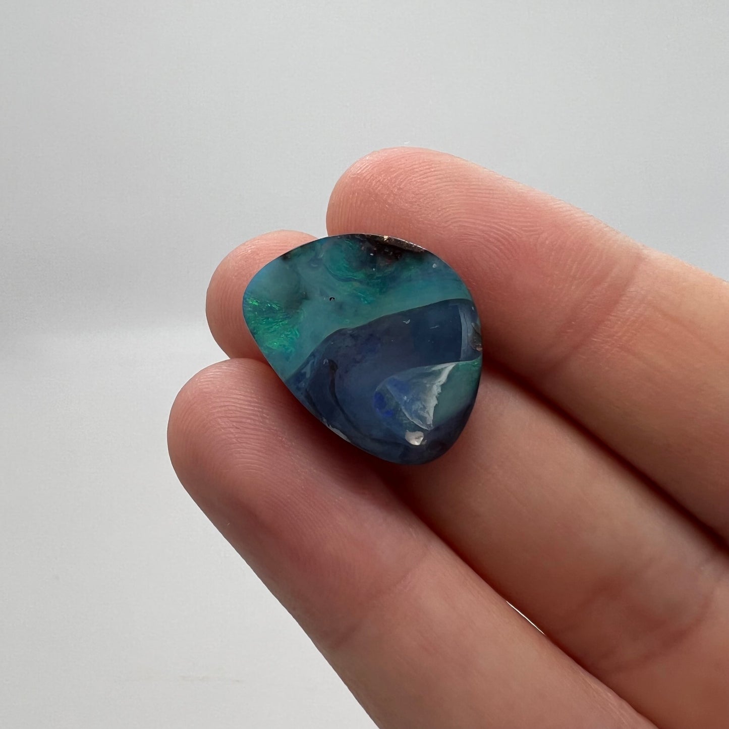 14.56 Ct free-form boulder opal